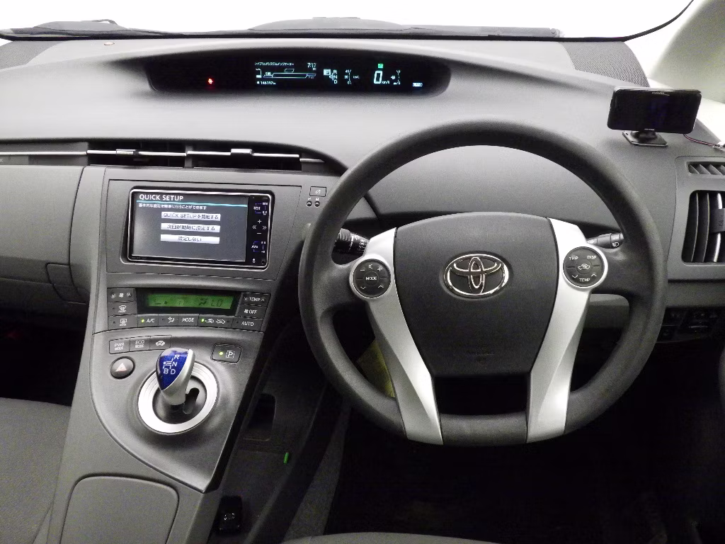 TOYOTA PRIUS