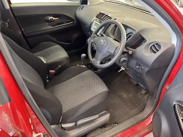 TOYOTA IST