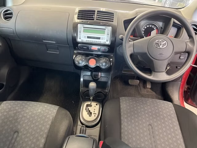 TOYOTA IST