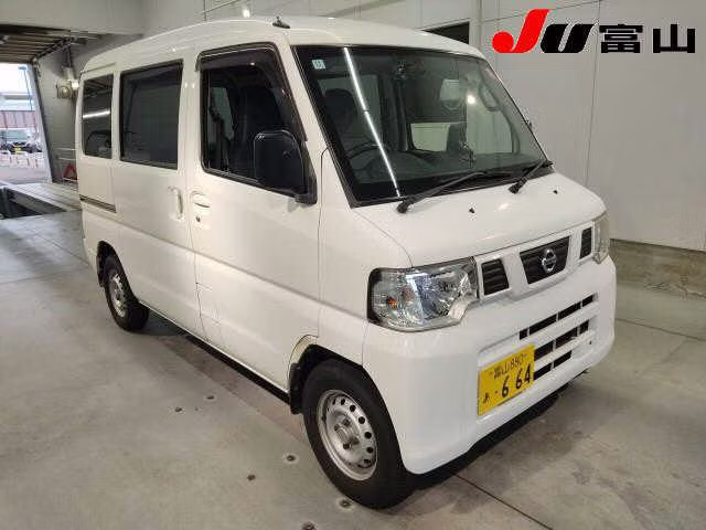 NISSAN NV100 CLIPPER