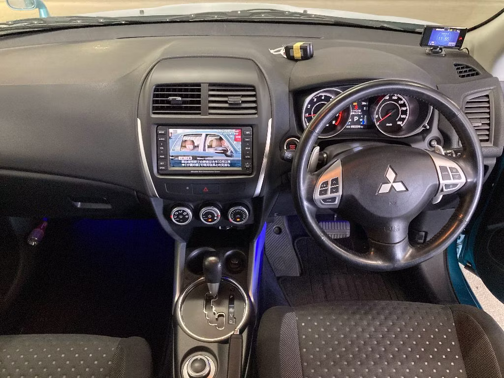 MITSUBISHI RVR