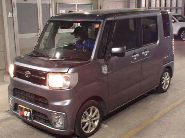 TOYOTA PIXIS MEGA