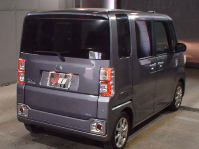 TOYOTA PIXIS MEGA