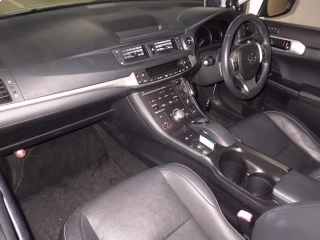 LEXUS CT200H