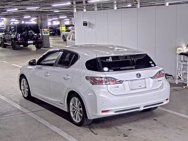 LEXUS CT200H