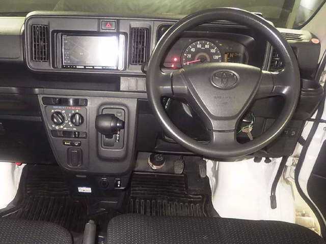 TOYOTA PIXIS VAN