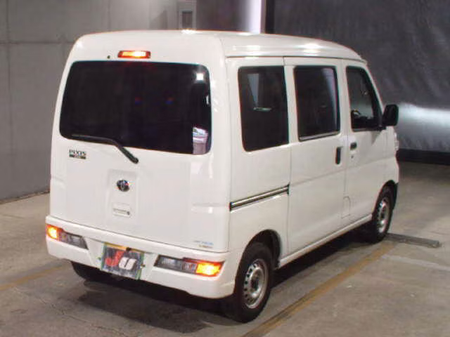 TOYOTA PIXIS VAN