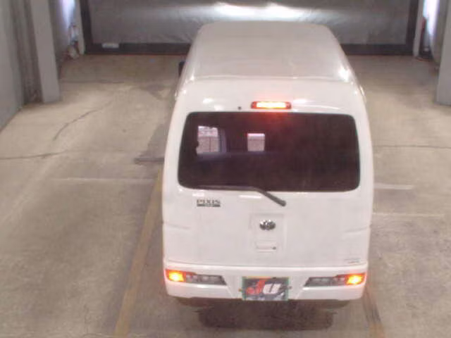 TOYOTA PIXIS VAN