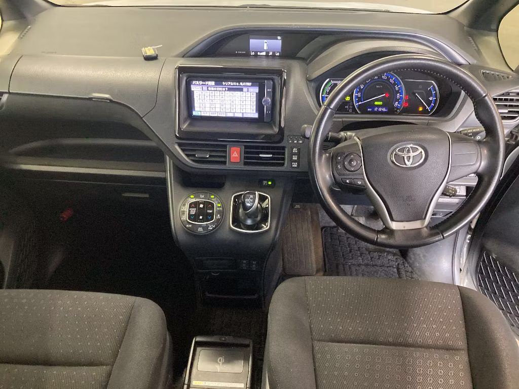 TOYOTA VOXY