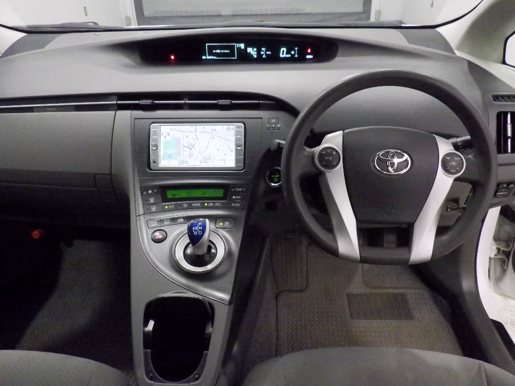 TOYOTA PRIUS