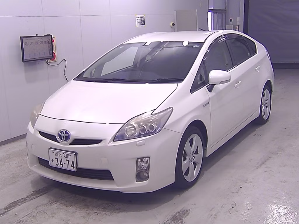 TOYOTA PRIUS