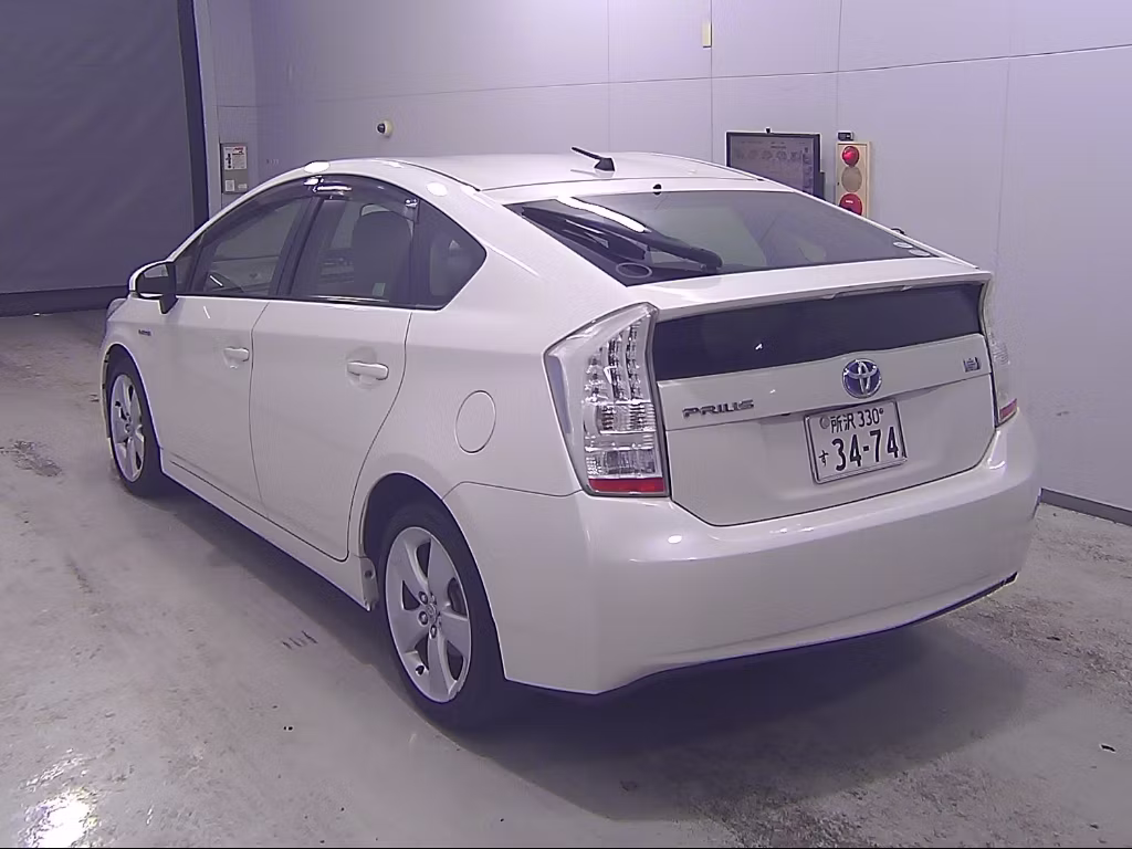 TOYOTA PRIUS