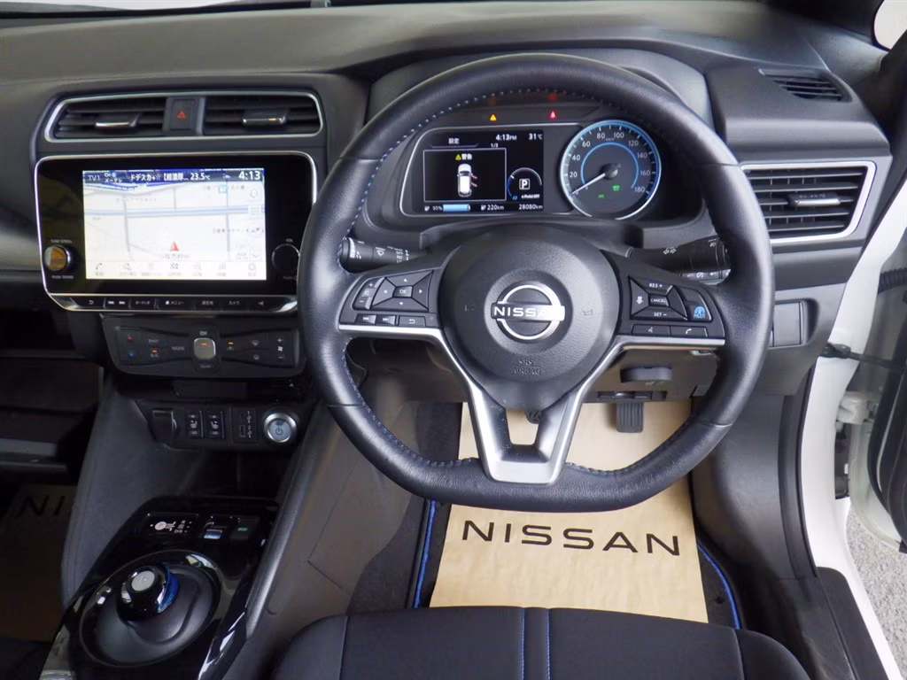 NISSAN LEAF