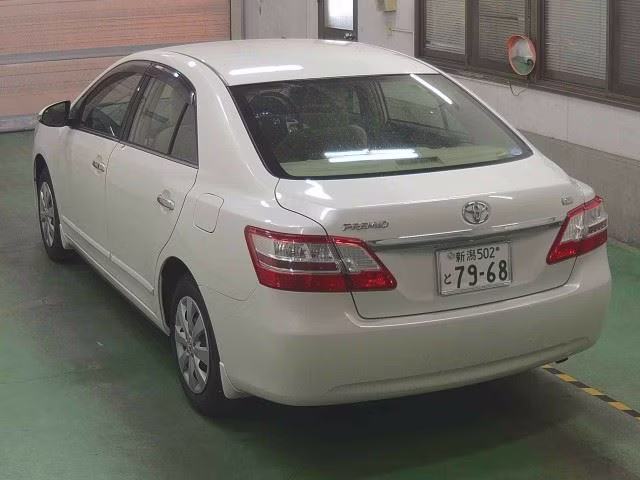 TOYOTA PREMIO