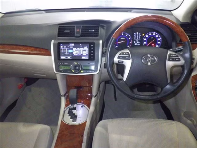TOYOTA PREMIO