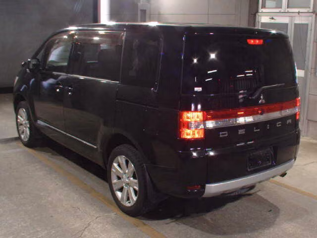MITSUBISHI DELICA D:5