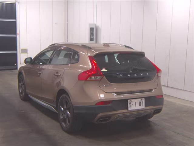 VOLVO V40