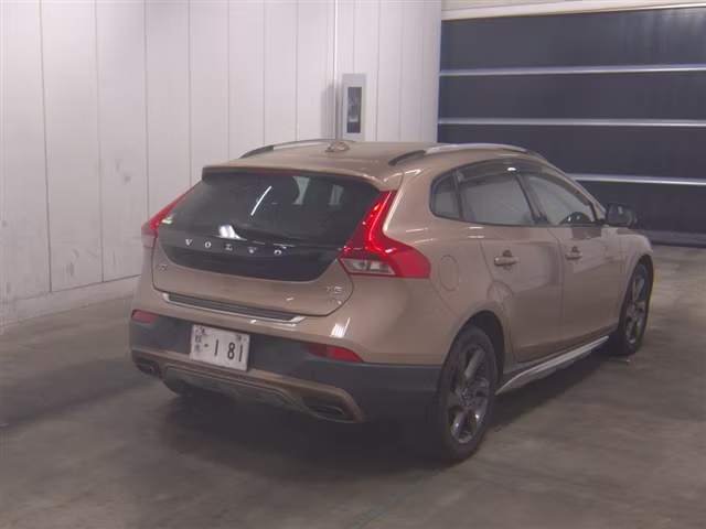 VOLVO V40