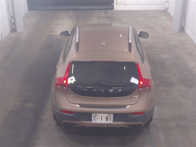 VOLVO V40