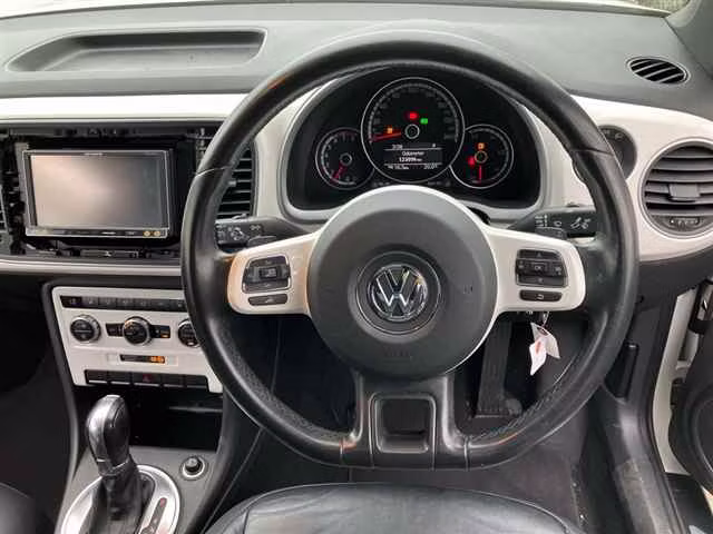 VOLKSWAGEN BEETLE