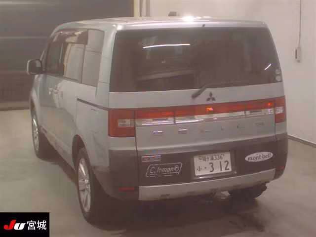 MITSUBISHI DELICA D:5