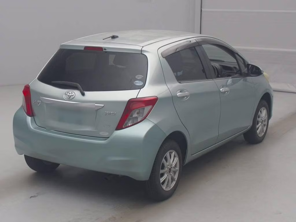 TOYOTA VITZ