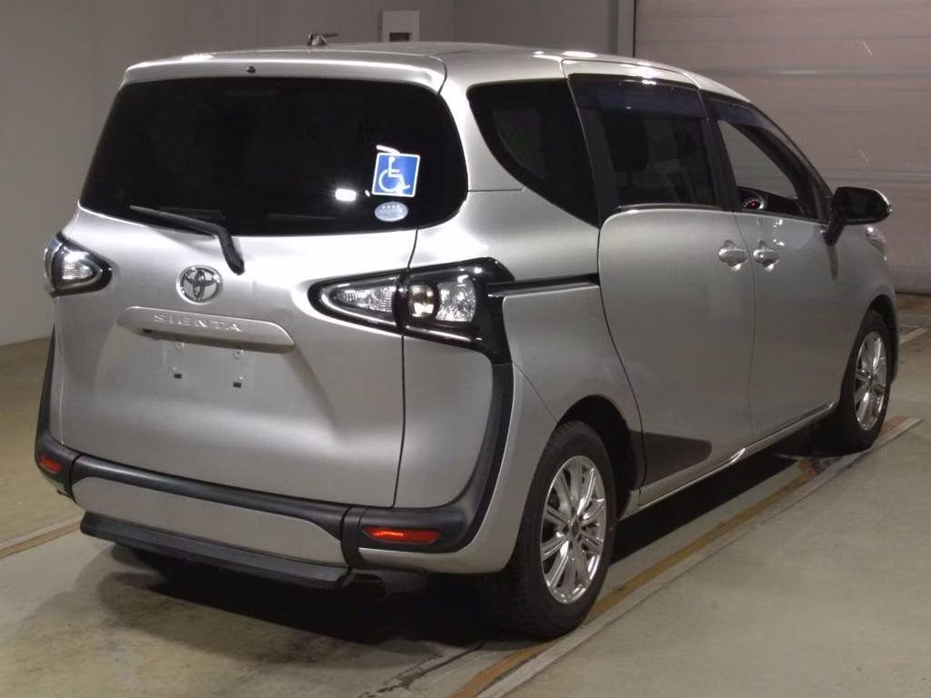 TOYOTA SIENTA