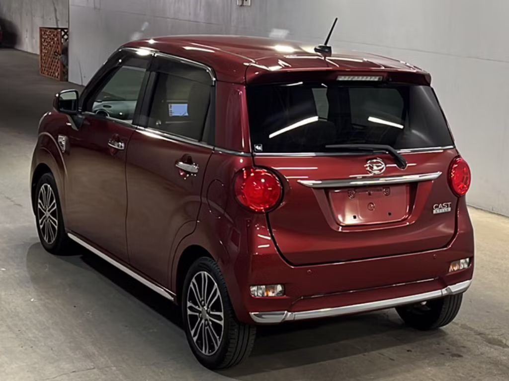 DAIHATSU CAST