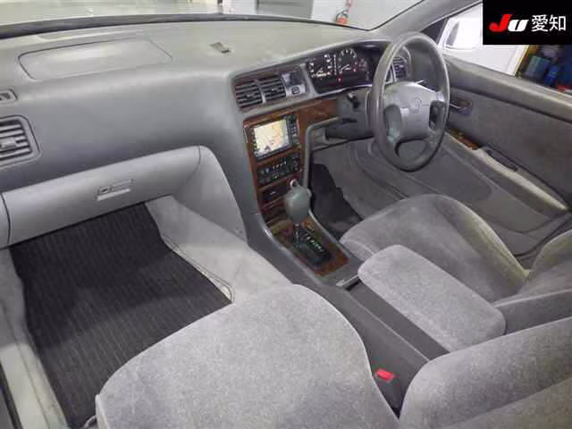 TOYOTA CRESTA