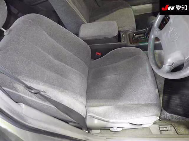TOYOTA CRESTA