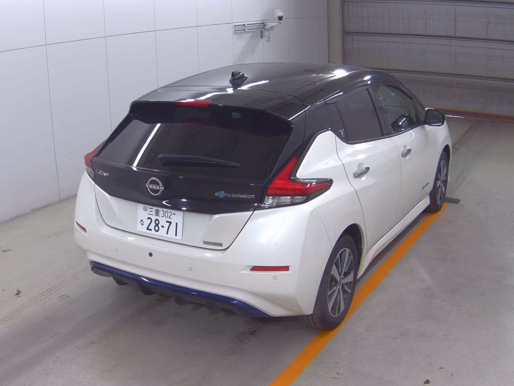 NISSAN LEAF