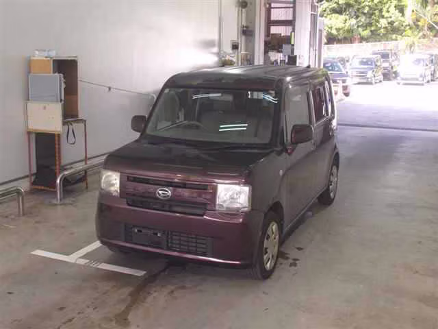 DAIHATSU MOVE CONTE