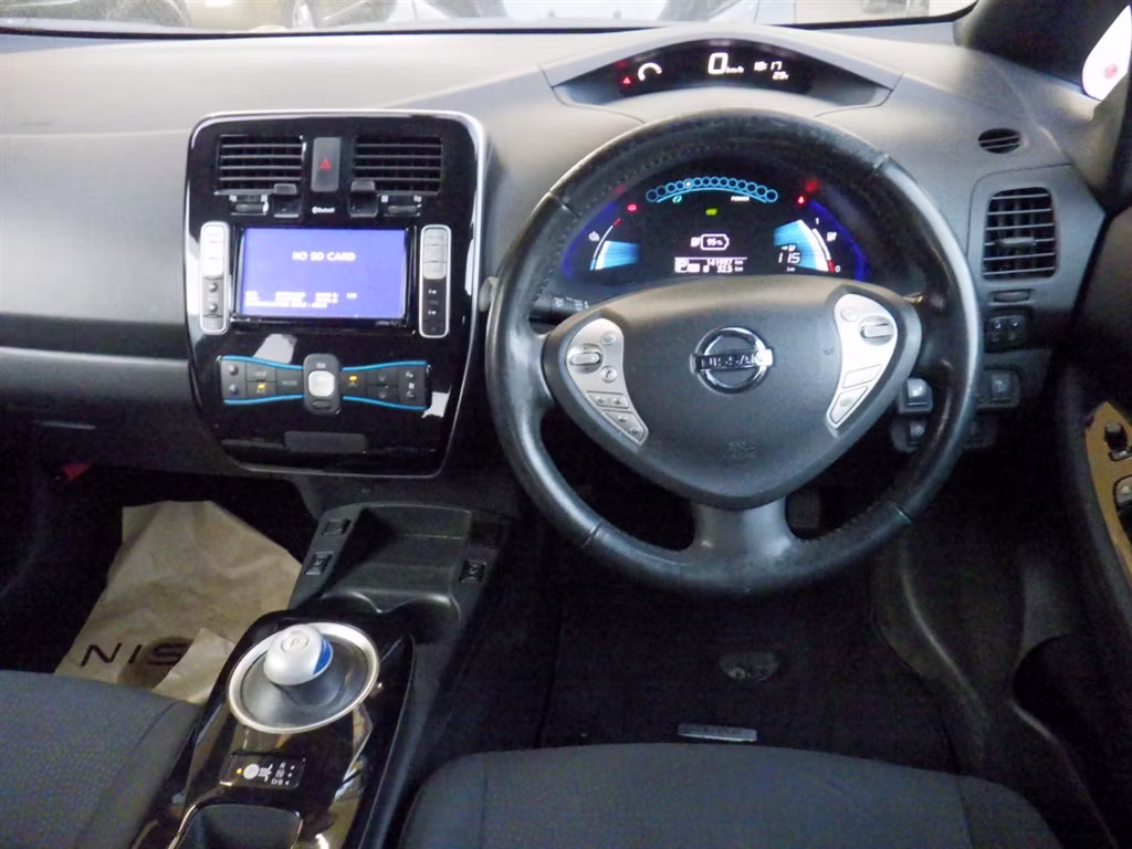 NISSAN LEAF