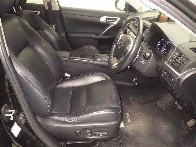 LEXUS CT200H