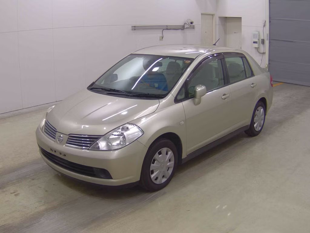 NISSAN TIIDA LATIO