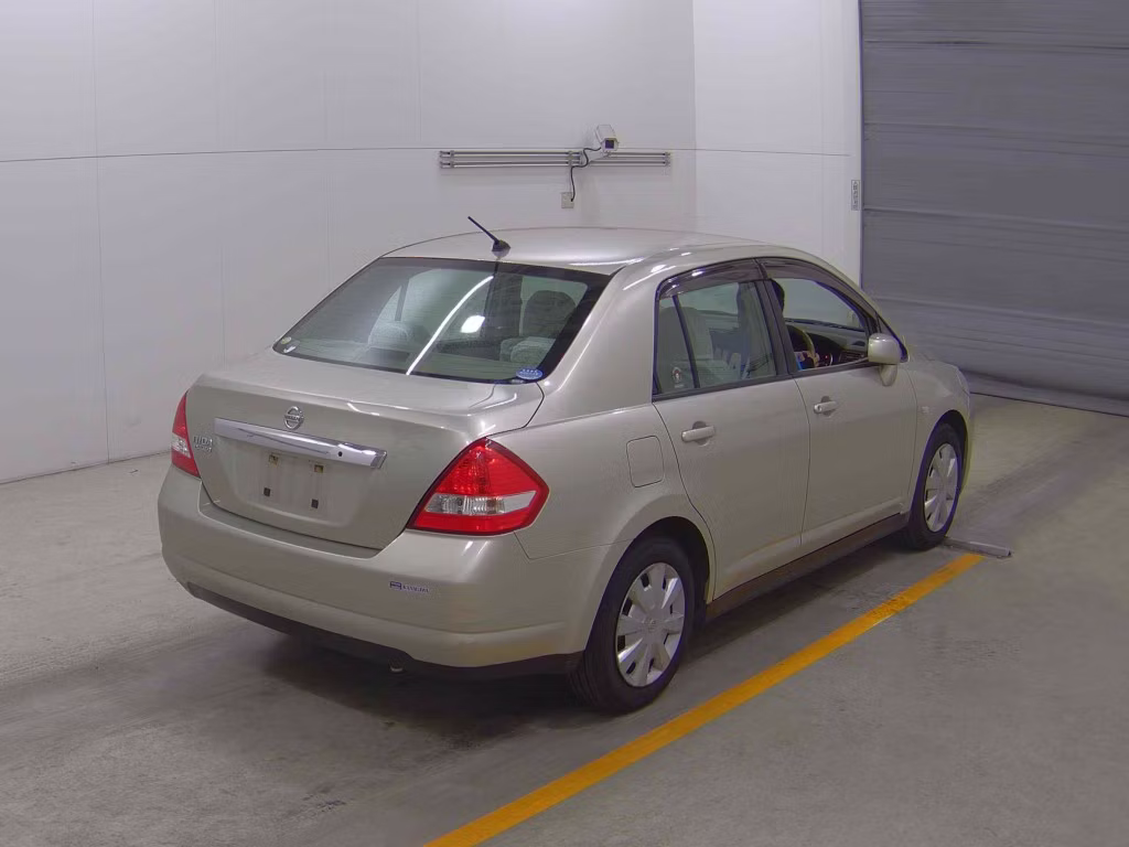 NISSAN TIIDA LATIO