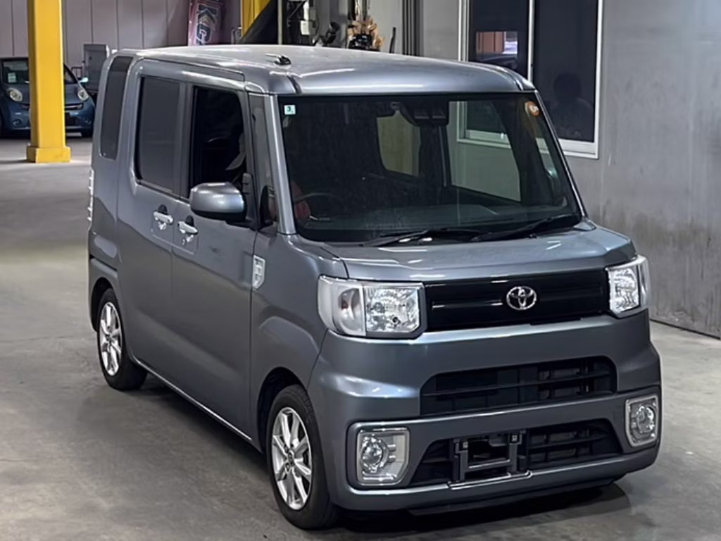 TOYOTA PIXIS MEGA