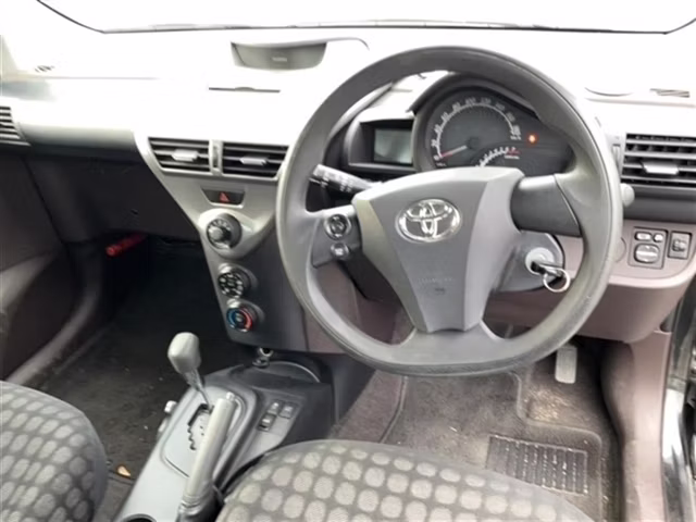TOYOTA IQ