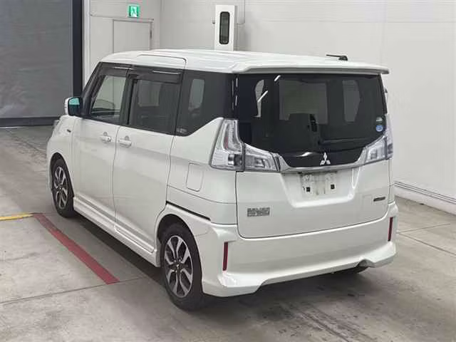 MITSUBISHI DELICA D:2