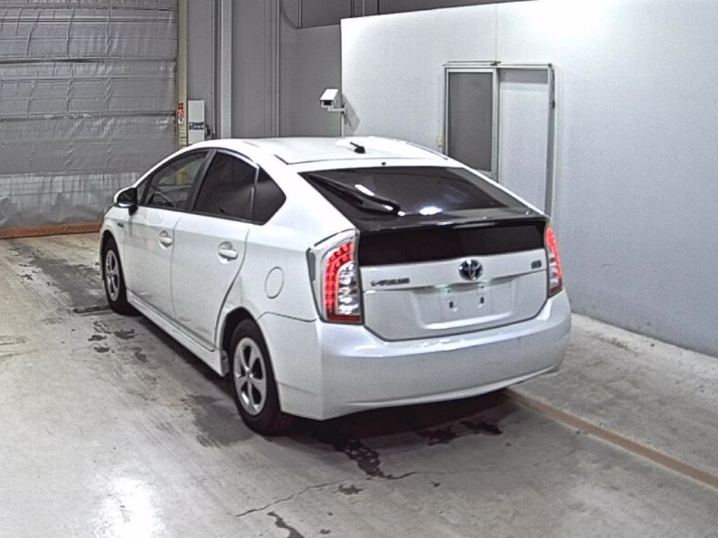 TOYOTA PRIUS