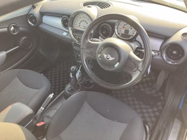 MINI HATCH