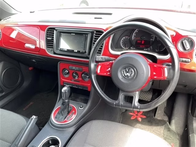 VOLKSWAGEN BEETLE