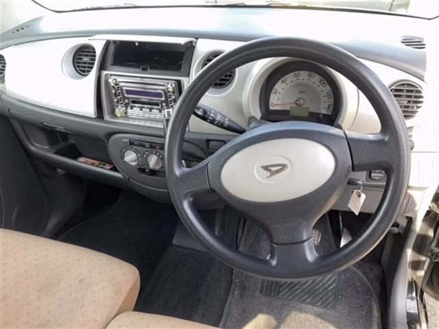 DAIHATSU MOVE LATTE