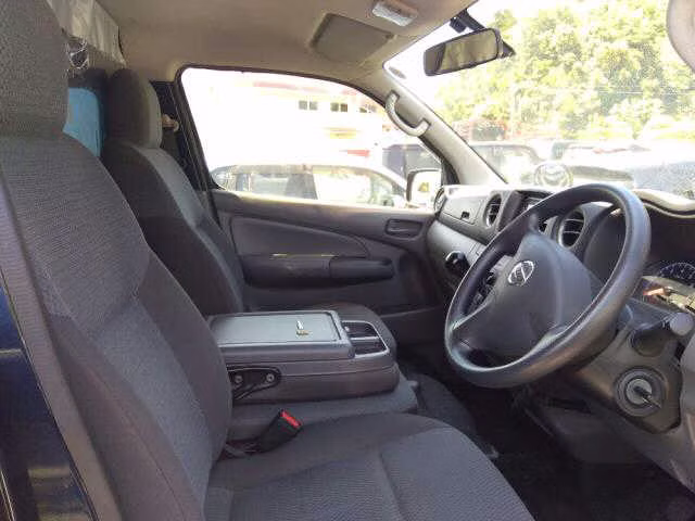 NISSAN NV350 CARAVAN
