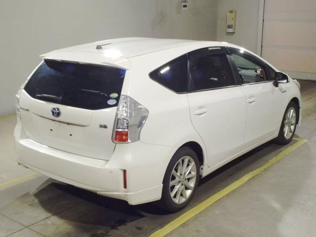 TOYOTA PRIUS ALPHA