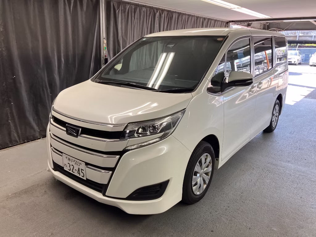 TOYOTA NOAH