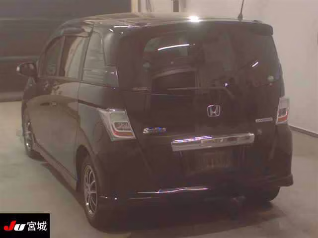 HONDA FREED SPIKE