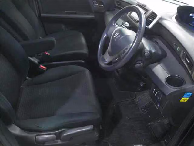 HONDA FREED SPIKE