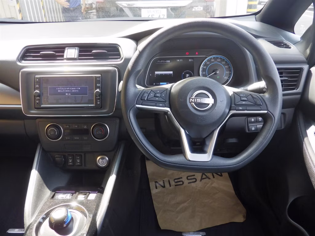 NISSAN LEAF