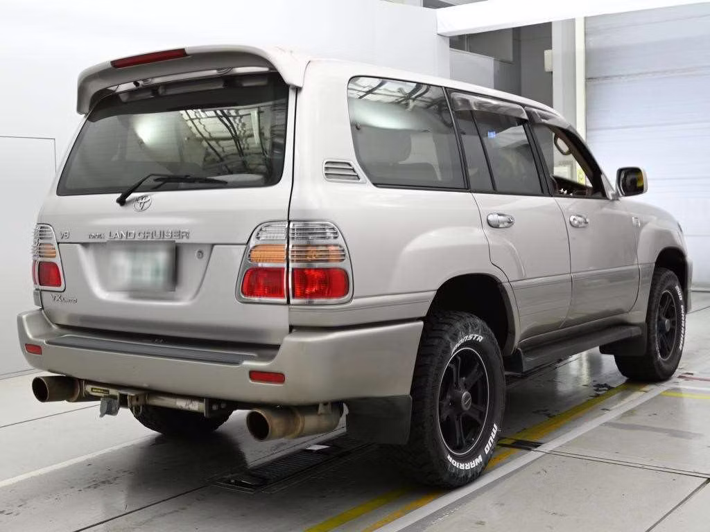 TOYOTA LAND CRUISER